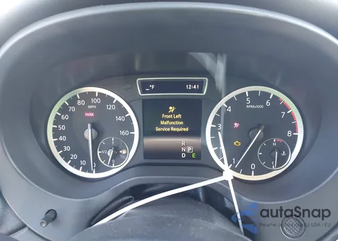 2017 Infiniti Qx30 Premium z USA, uszkodzony, nr VIN SJKCH5CR1HA021889